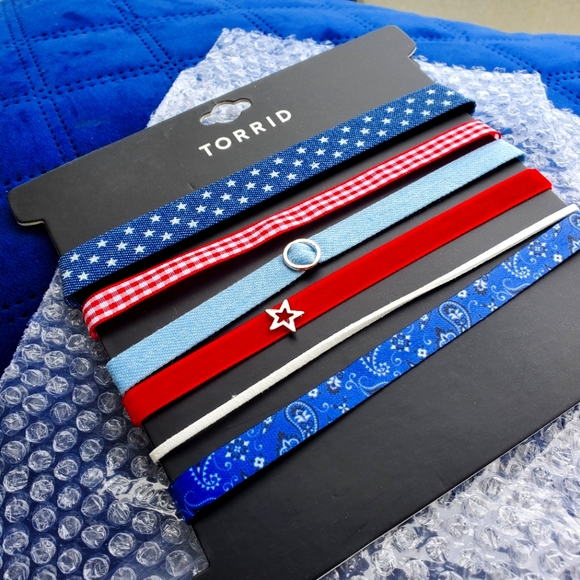 ✨️ Torrid Choker Set ✨️ - Picture 1 of 4